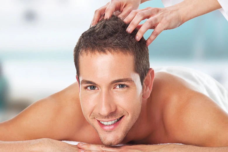 تصویری از ماساژ سر